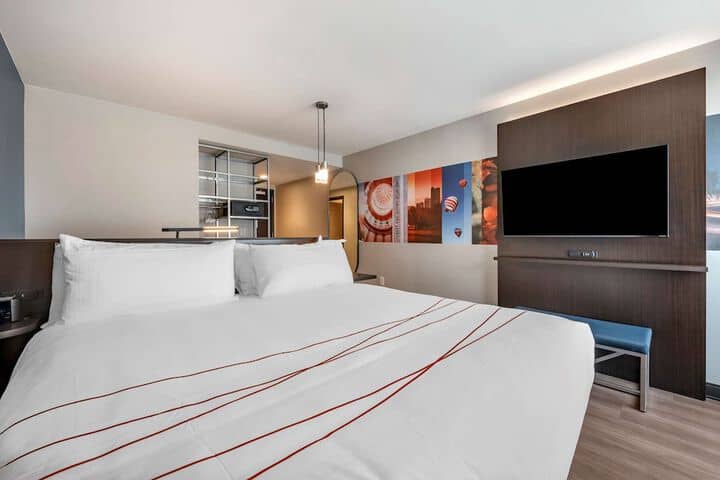 Room 14 of 26