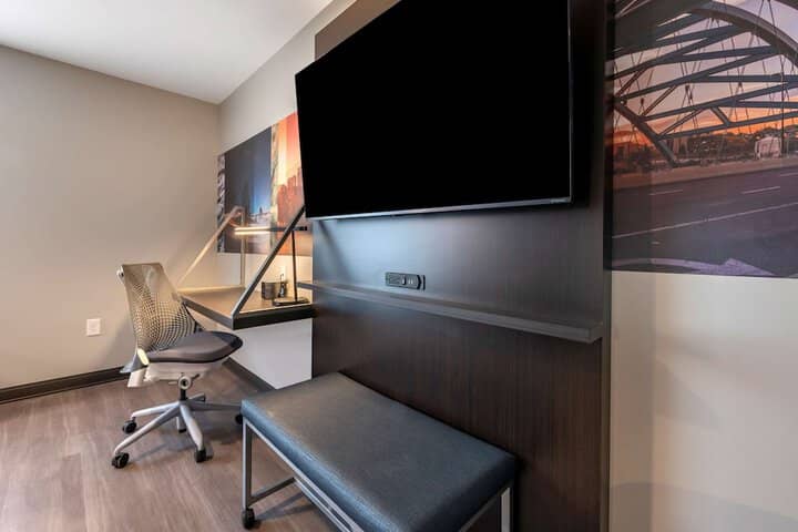 Room 16 of 26